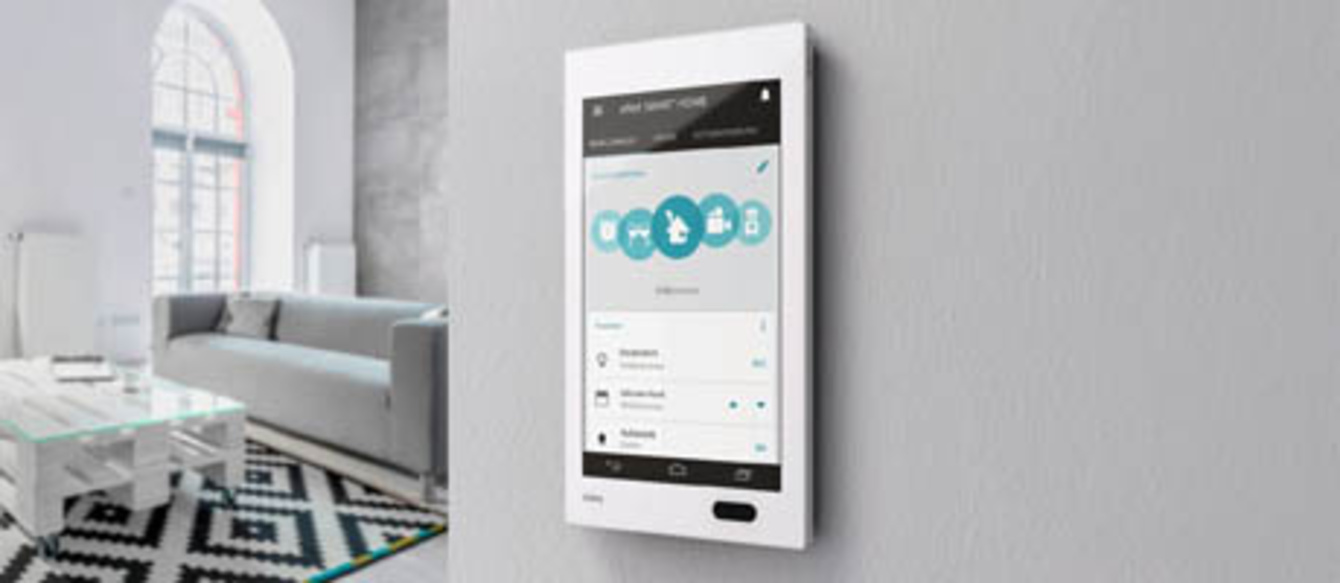 Bedienzentrale Gira G1 bei Elektro Zorbau GmbH in Lützen OT Zorbau