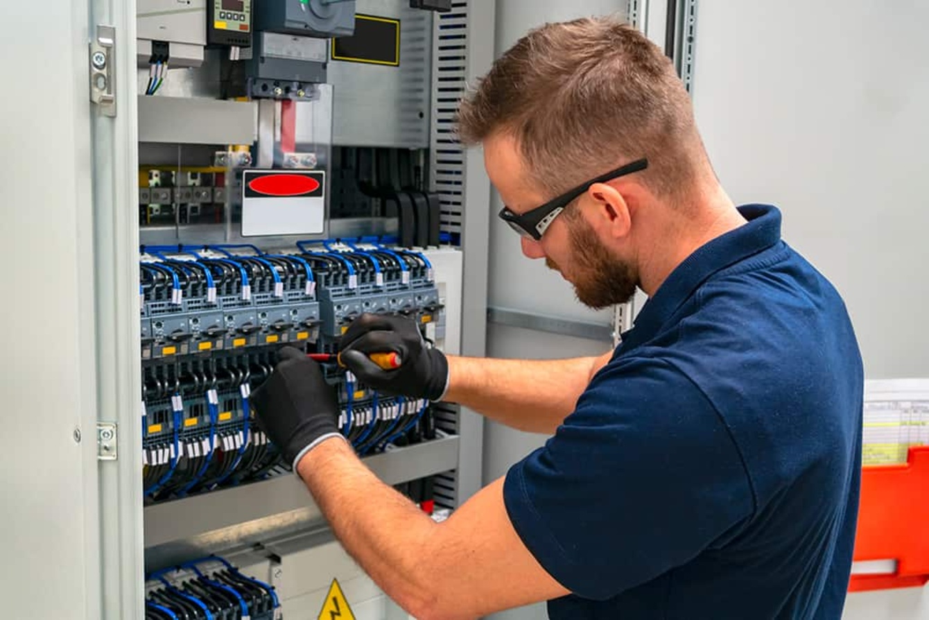 Elektroniker für Energie- und Gebäudetechnik (m/w/d) bei Elektro Zorbau GmbH in Lützen OT Zorbau