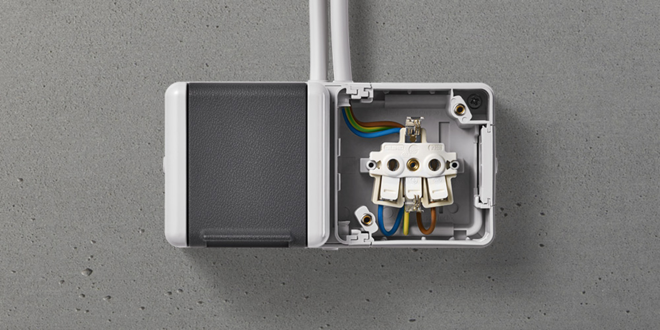 Doppelsteckdose mit Trennsteg bei Elektro Zorbau GmbH in Lützen OT Zorbau